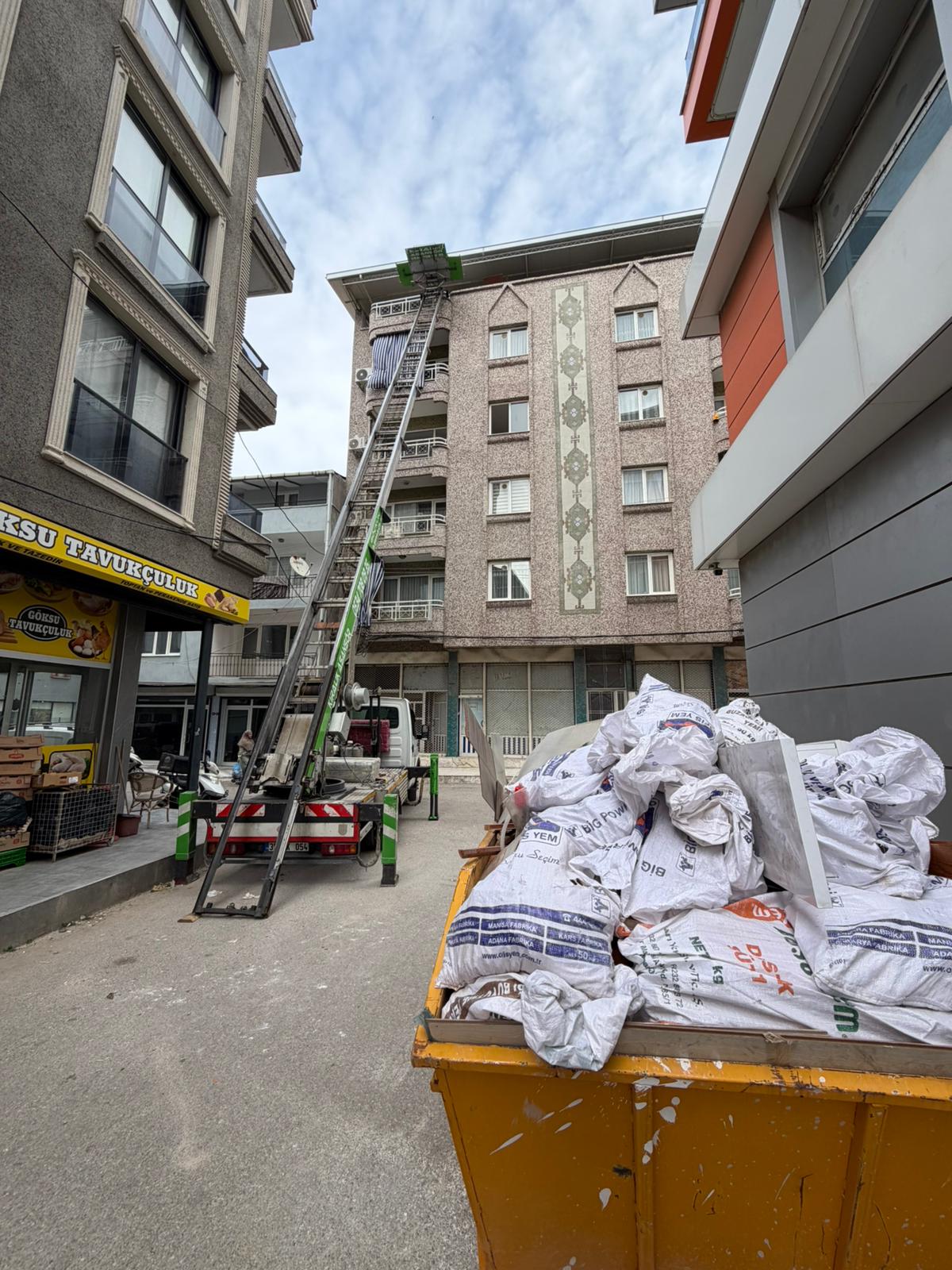İzmir İnşaat Molozu Asansörlü Taşıma Hizmeti